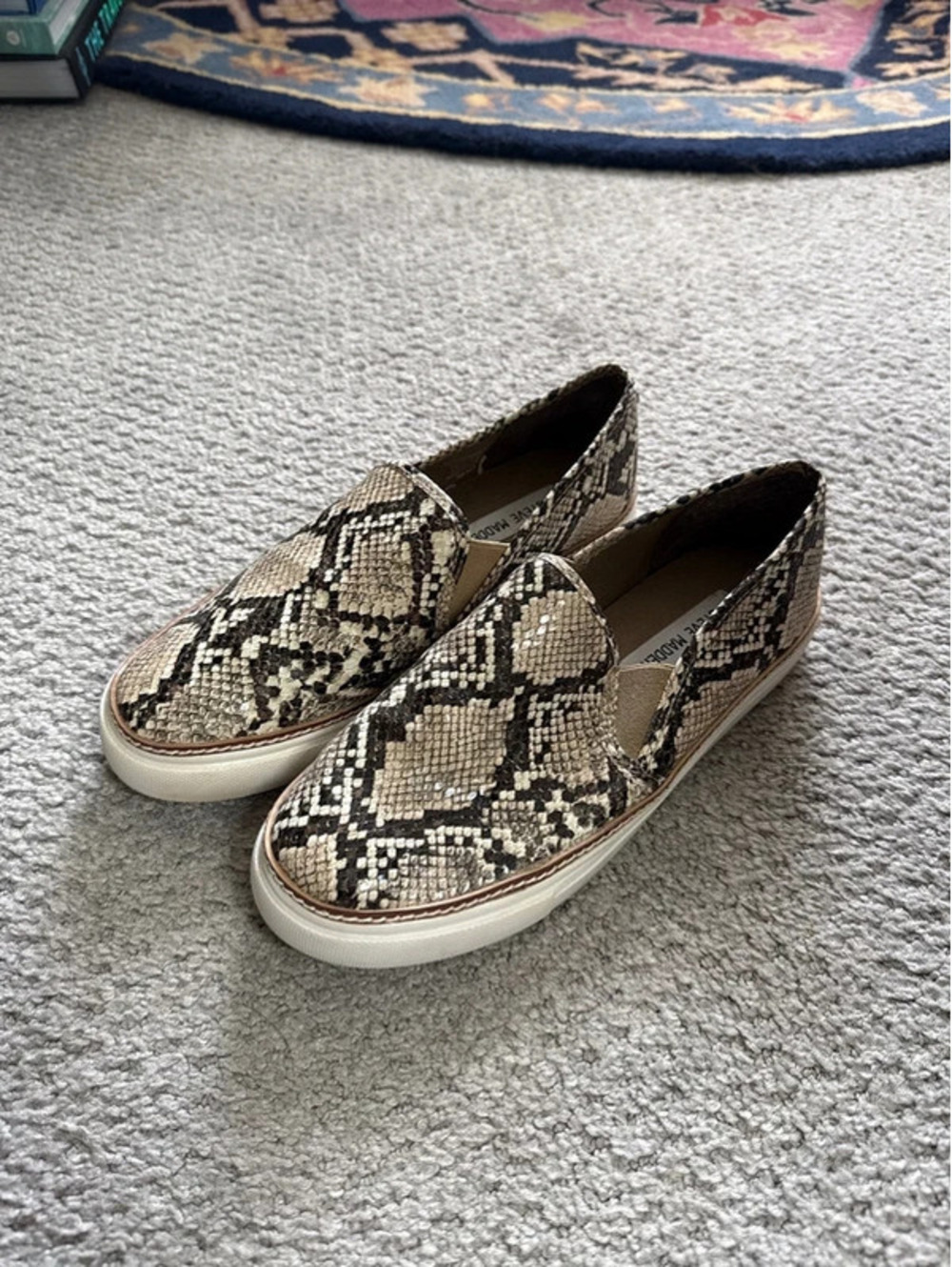 Steve Madden snake skin flats 8.5